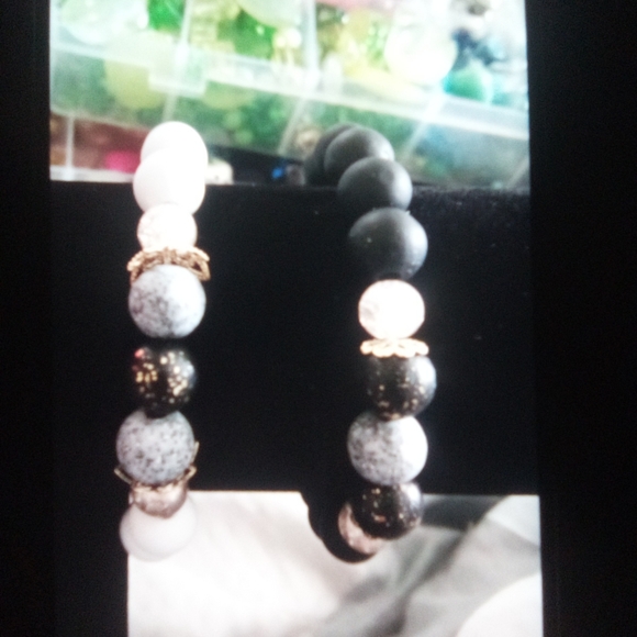 Bracelets - Picture 2 of 9